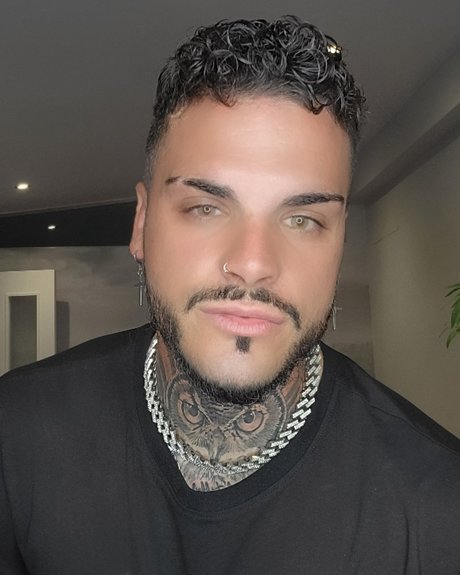 Mariano Carmona sexy star photos