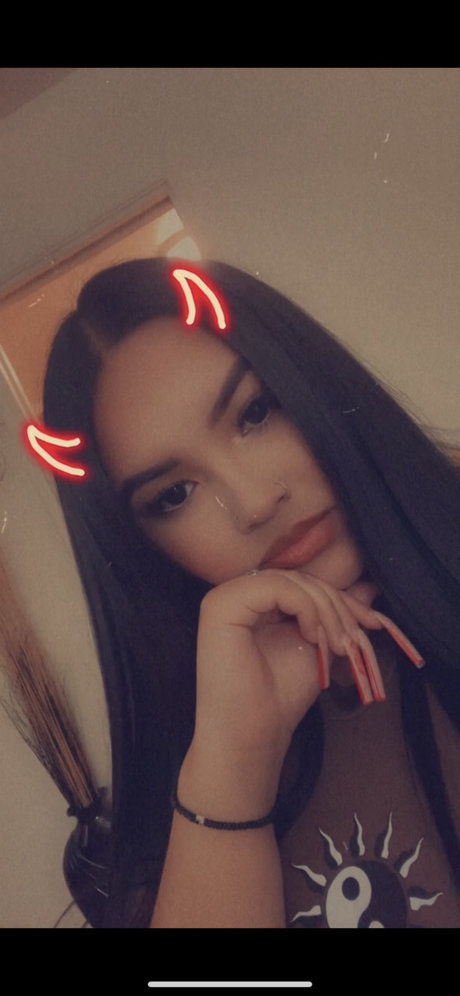 Mamisavvyyy model hd pictures