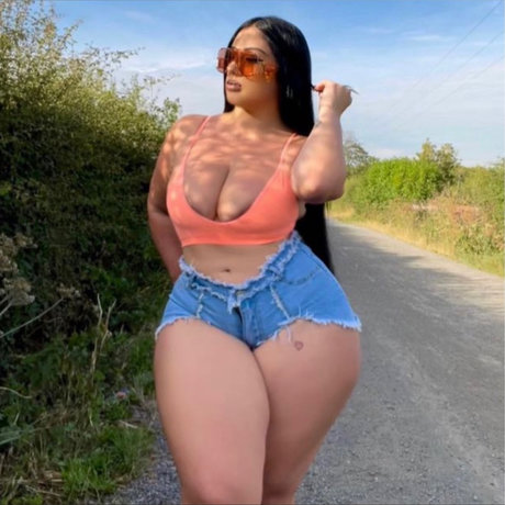 mamaciitta model pornographic picture