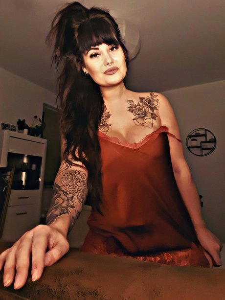 MaLu88 model hd gallery