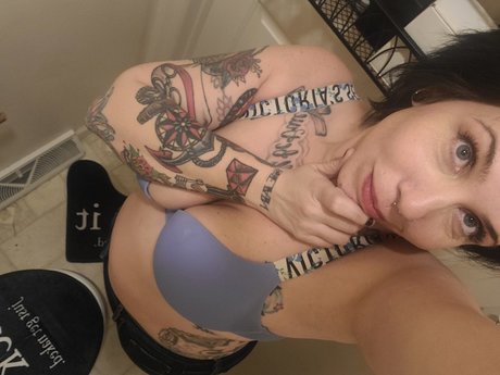 makeamericadeadagain sex model pictures