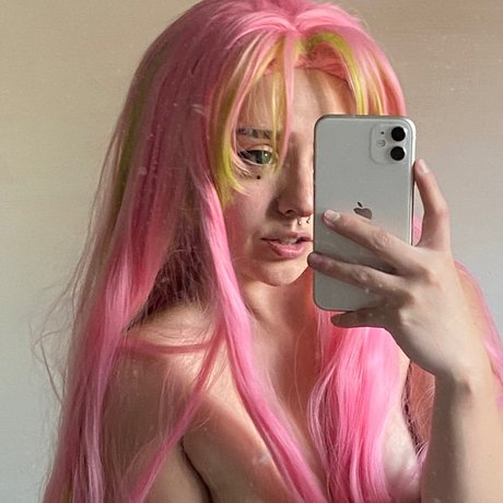 maid model art galleries