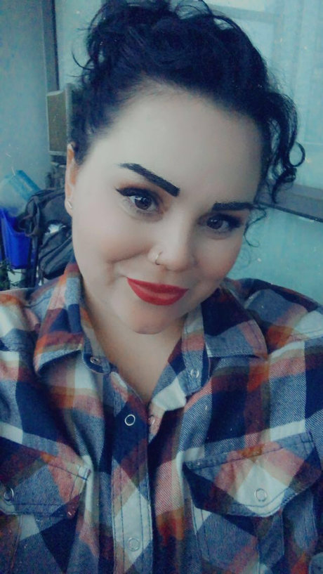 Maggiepie porn model pics