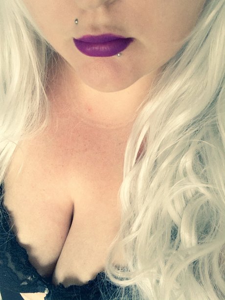 Miss Melody Rain sex model image