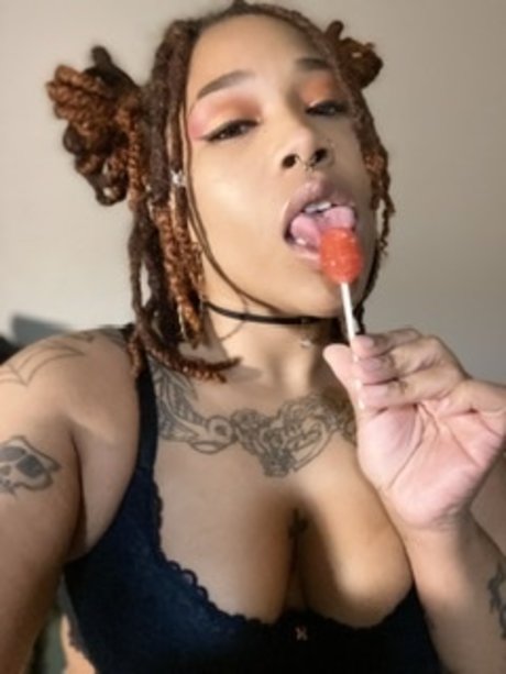 CREME DA LA MEOW MEOW_ model naked picture