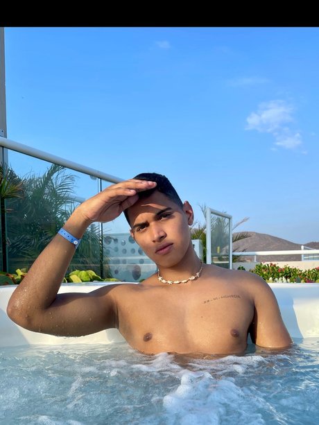 Maxblack95 star hot img