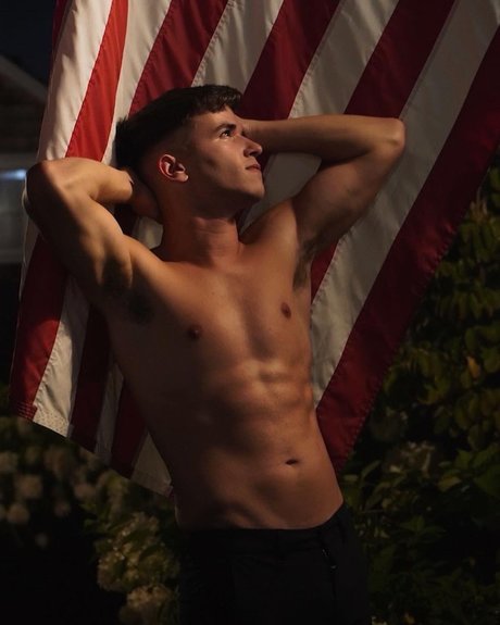 maverick sun nice actress pics