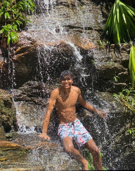 Mateo villar naked star pic