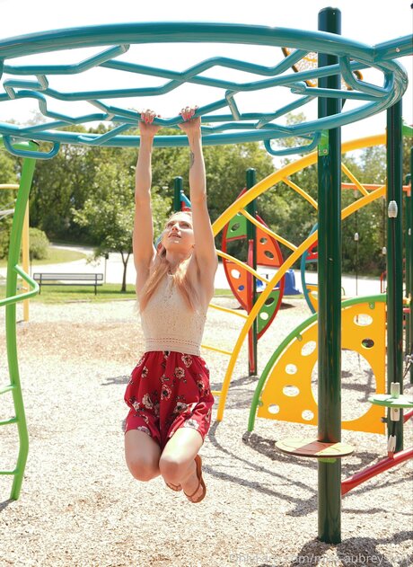 Aubrey Stark free actress image