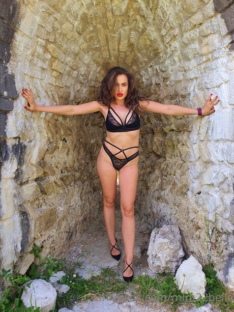 mira22belle perfect actress galleries