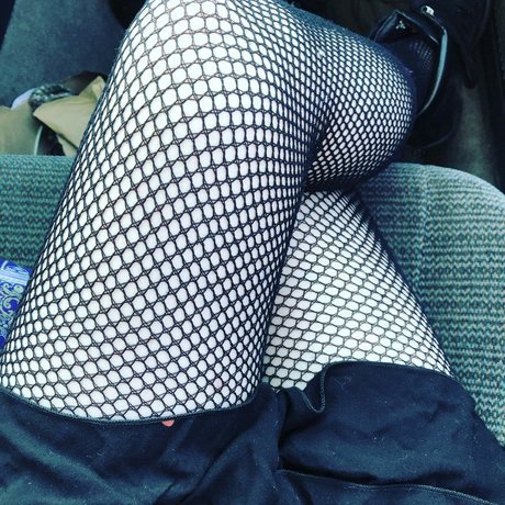 Minx Tiptoes pornographic model img