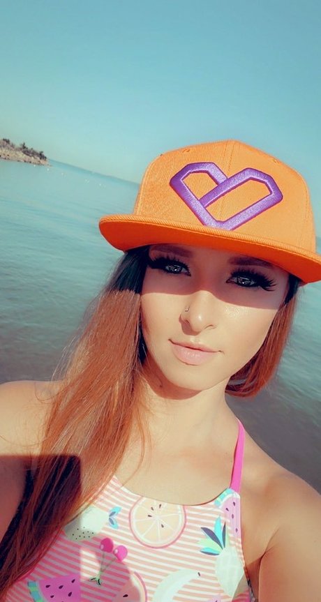 Milli Mag model porn photo