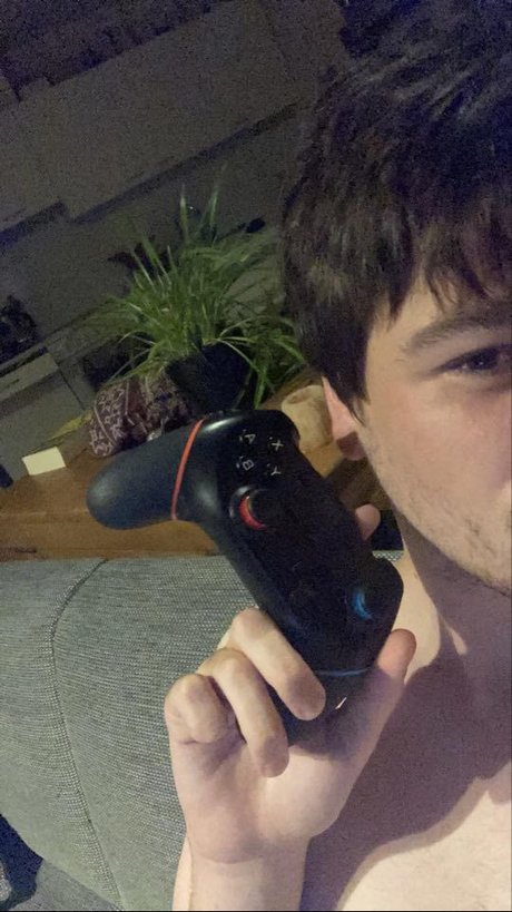 mightygaymer naked actress img