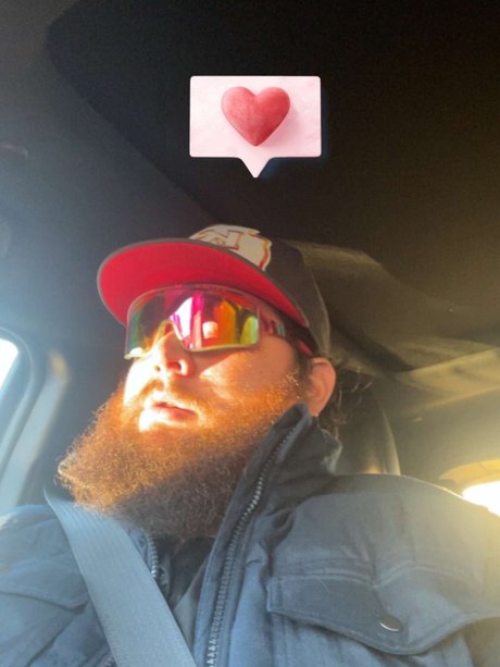 ShowMeCub model pretty pictures