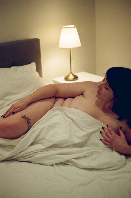 Mickey Beebop NO PPV naked pornstar images