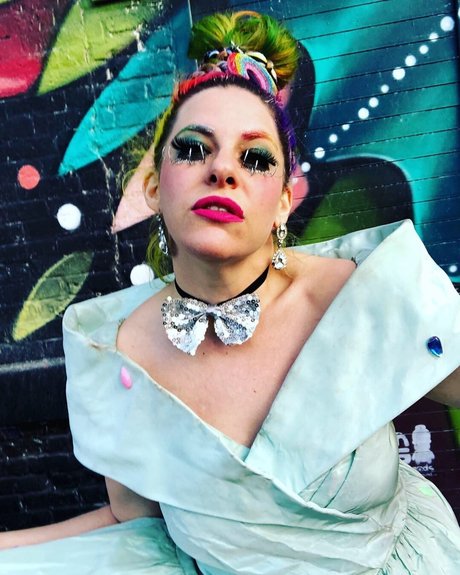 Michelle s Yoni model sex gallery