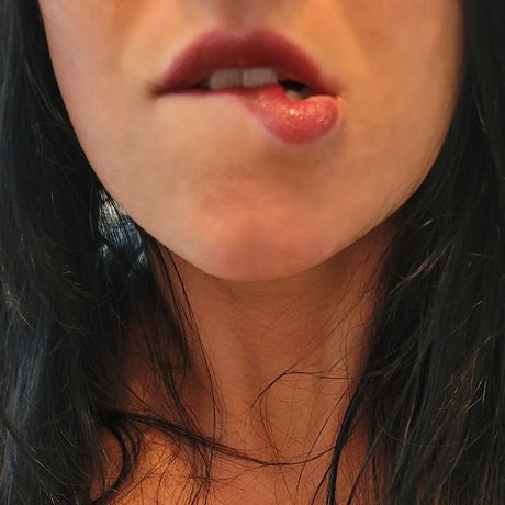 Mian Elea exclusive actress pictures