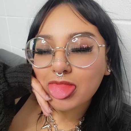 Pisces nude model image