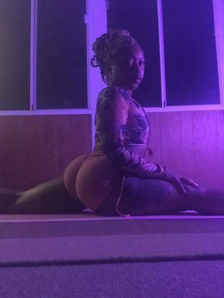 Tara Nephthys Binah model hd pic