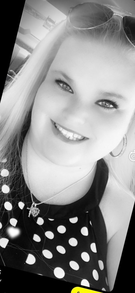 Mandy Gandy xxx pornstar archive