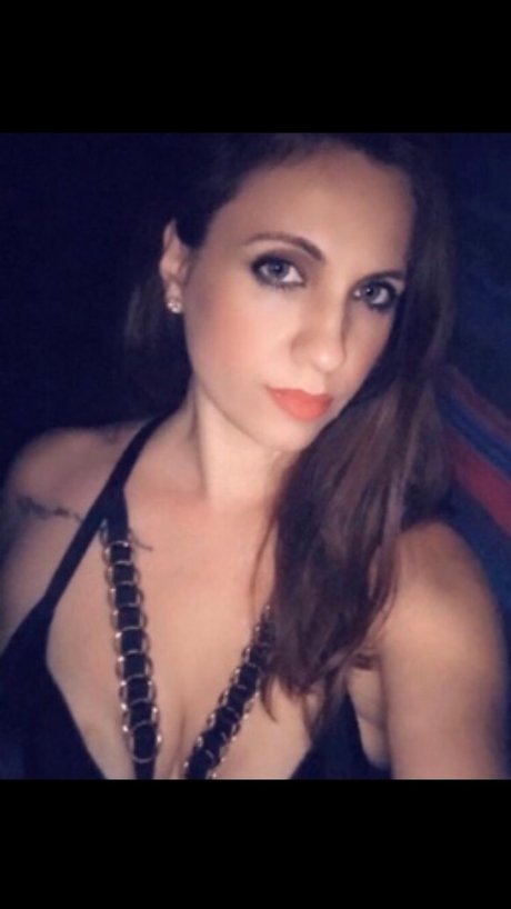 Dominatrix NIKITA REIGN model sexy pictures