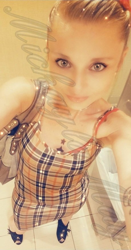 _Mickayla May_ beautiful star photo