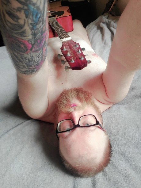 NakedGuitarMan model hot gallery
