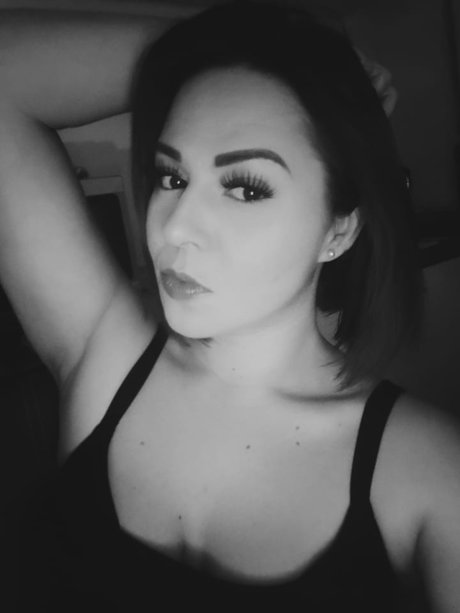 Nadiiine erotic star photo