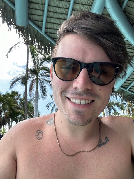 Nate Oakley pornstar hd gallery