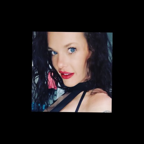 Mrs Salty perfect pornstar pic