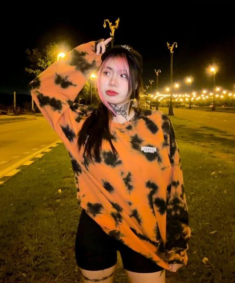 ellekampong free actress photo