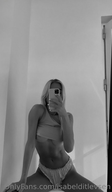 isabelditlevsen pretty model pic