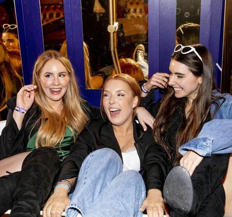 Loserfruit model hd picture