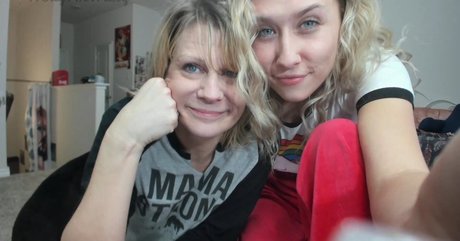 Daughter Mother perfect star images