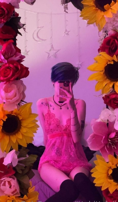 ittybittyloli pretty star image