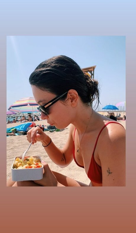 Anna Castillo top star images