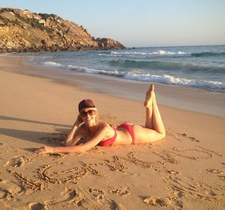 Adriana Abenia erotic pornstar img