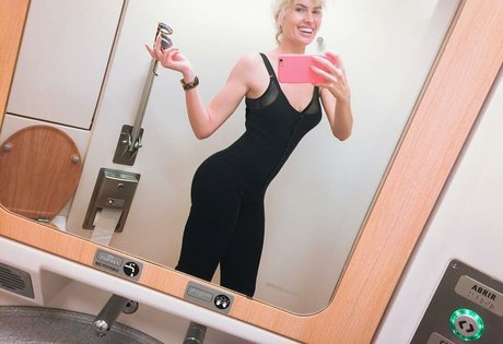 Adriana Abenia nice model photos