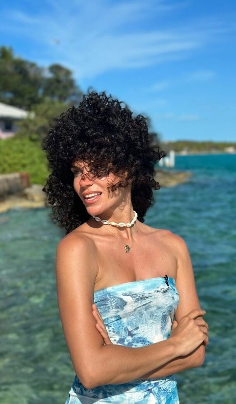 Ariadna Hafez model exclusive pictures