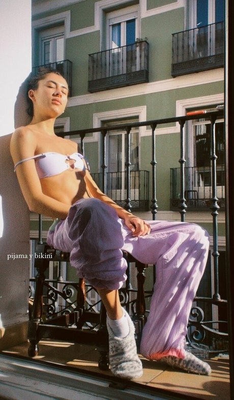 busty mom onlyfans free porn image