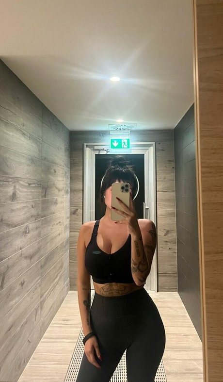 huge shemale onlyfans free xxx pic