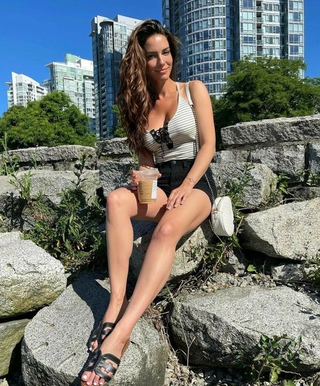 Jessica Lowndes top actress picture