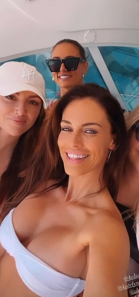 Jessica Lowndes sexy model pics