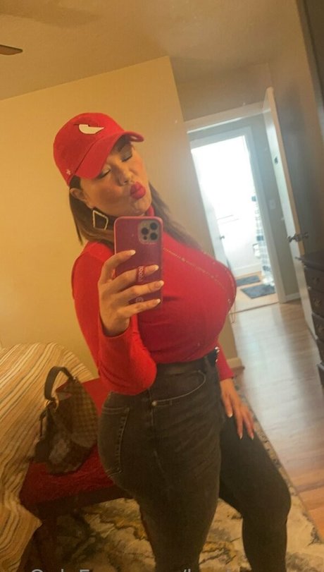 bustycougar pornstar nude photo