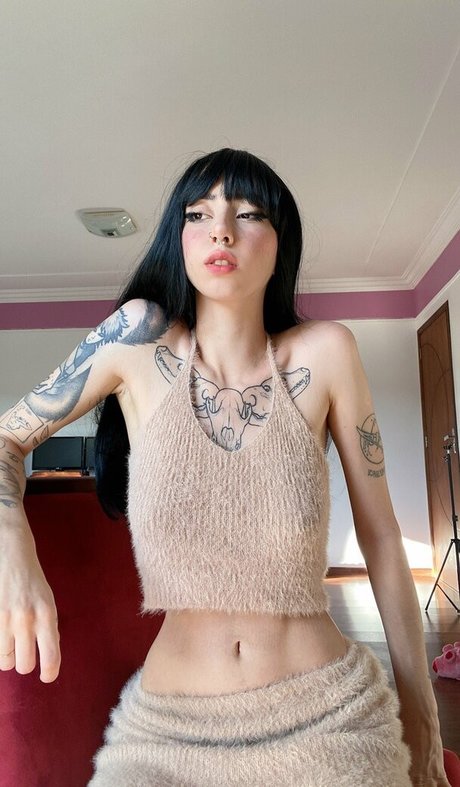 Trizpc free model photo