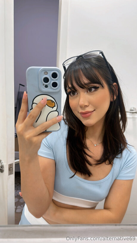 alternative69 model nude pic