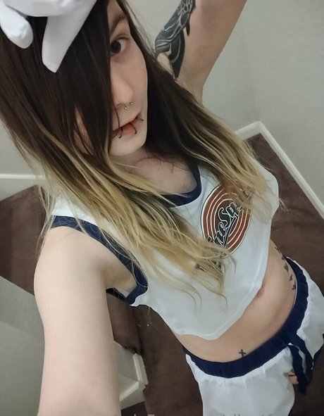 silentfoxowo model hd pic