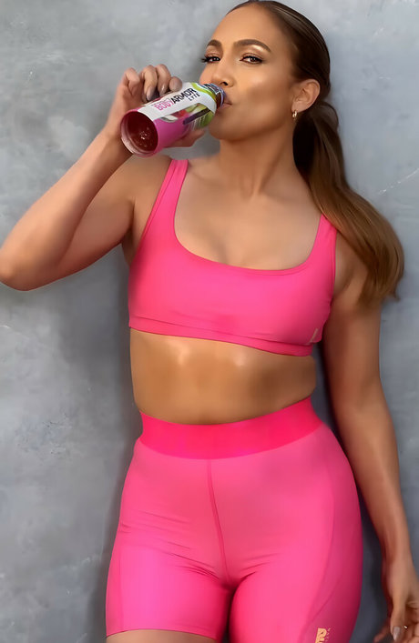 Jennifer Lopez sexy actress img