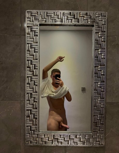 busty mom onlyfans hot xxx pic