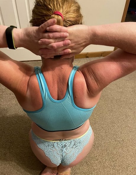 khariscurves model perfect pictures